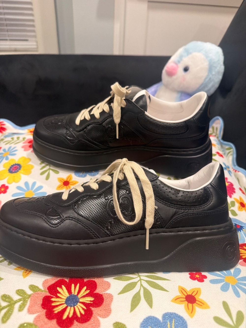 NWT Gucci GG Embossed Leather Sneakers Size 6.5 (Fits US 7/7.5) - Picture 4 of 9